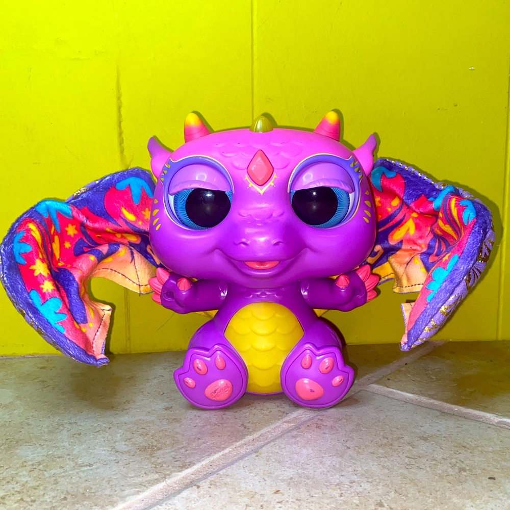 Furreal Moodwings baby Dragon interactive toy